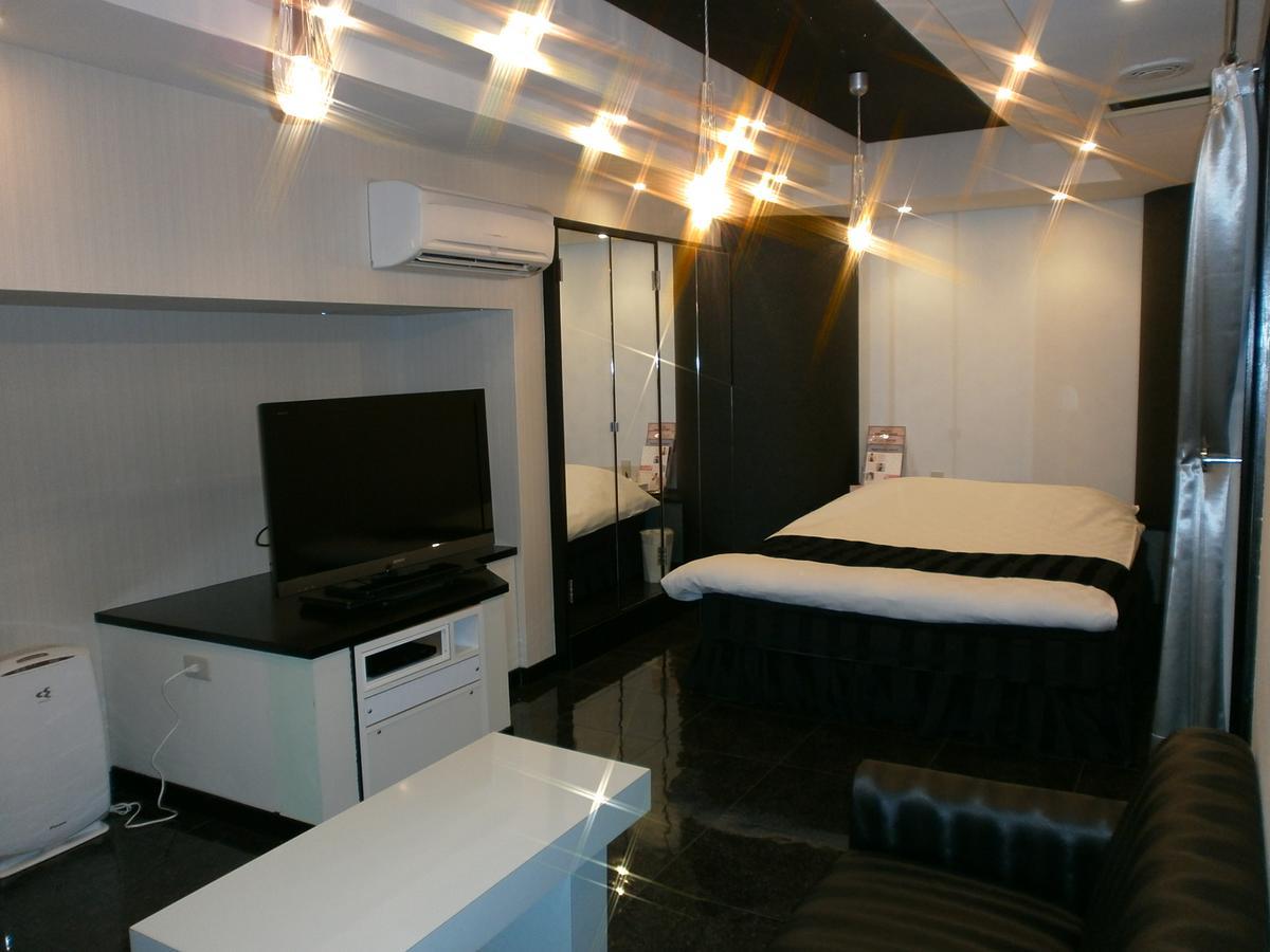 Hotel Piatt (Adults Only) Nagoya Bagian luar foto